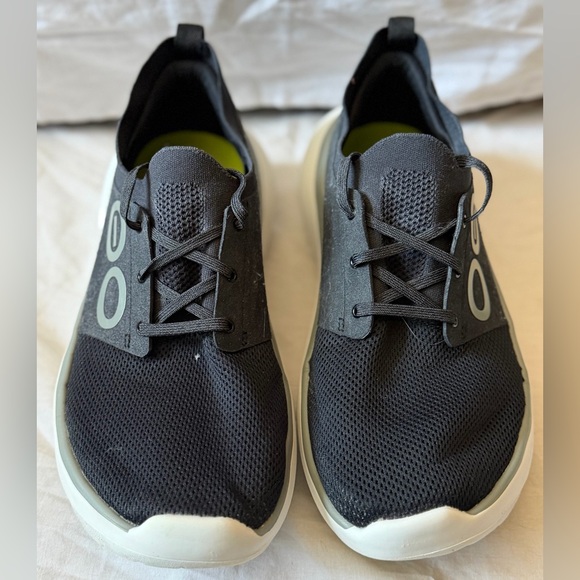 OOFOS OOmg Sport Shoes Mens Sz 11.5 Black White Recovery Walking Comfort Sneaker